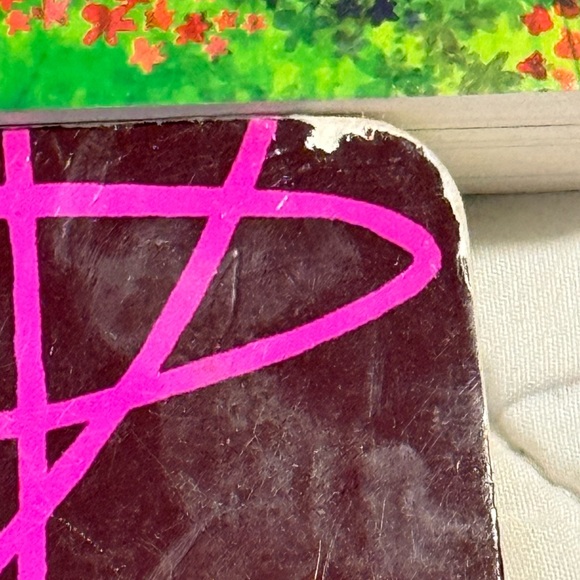 Children's Book Set with Colorful Covers. 4 books 📚 - Picture 4 of 11